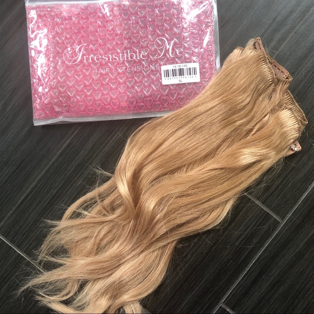 Irresistible me honey blonde 16” hair extensions